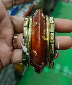 Bracelets en bois massif faits à la main avec incrustations de laiton complexes, bijoux artisanaux de caractère pour la mode bohème et la vente en gros - Product Image 4