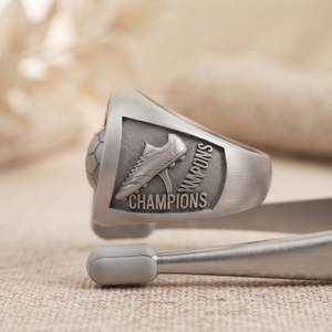 Anillo de Campeón Deportivo Personalizado para Hombre, Anillo de Campeonato de Fútbol, Acabado Plateado Vintage, Venta al Por Mayor - Product Image 3
