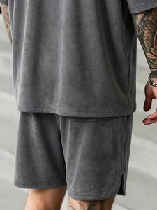 ชุดเสื้อยืดและกางเกงขาสั้นสีเทาสำหรับผู้ชาย แบบย้อมสีเอซิด คอกลม ผ้าฝ้ายถัก สวมใส่สบายๆ ในฤดูร้อน ระบายอากาศได้ดี สีพื้น - Product Image 3