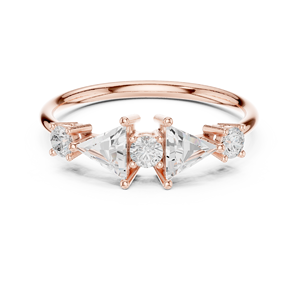Anillo de Oro Rosa con Tres Diamantes Cultivados en Laboratorio de Diferentes Formas para Mujer |   Anillo de Compromiso o Promesa con Diseño Triangular y Redondo de Princesa - Product Image 2
