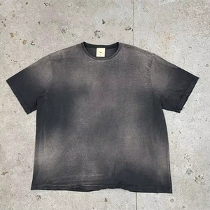 Camiseta Urbana Premium para Hombre con Material de Algodón Suave y Transpirable para Moda Urbana y Tendencias Contemporáneas - Product Image 1