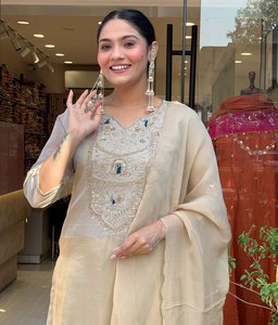 Elegante Salwar Kameez de Algodón sin Arrugas con Bordado para Mujer, Conjunto de Vestido Étnico Beige para Bodas y Fiestas, Ropa India y Pakistaní - Product Image 2