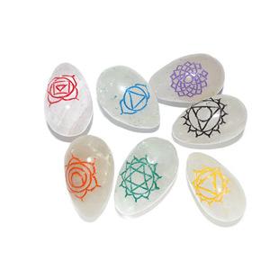 Ensemble d'œufs en cristal de quartz Feng Shui faits à la main, pierres colorées gravées avec les chakras, décoration de la maison, souvenir - Product Image 2
