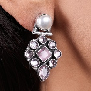 Pendientes Colgantes de Plata Antigua con Perlas |   Pendientes de Piedra Rosa |   Joyería Étnica Oxidada Hecha a Mano |   Pendientes Boho de estilo llamativo - Product Image 3