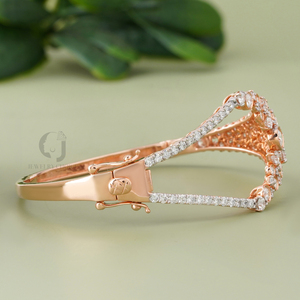 Elegante Brazalete de Oro Rosa de 14K con Diamante de Laboratorio de 3.62 Quilates, Corte Redondo, Joyería Fina de Belleza Atemporal, Colección para Mujer - Product Image 3