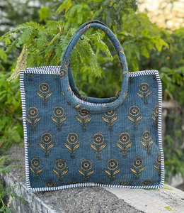 Sac à main tendance en coton matelassé avec poignée ronde pour femmes, sac à bandoulière compact et léger pour tous les jours - Product Image 1