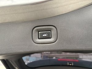 SUV Gris 2019 QM6 de Gasolina, Volante a la Izquierda, 5 Asientos, Vehículo Familiar Utilitario - Product Image 4