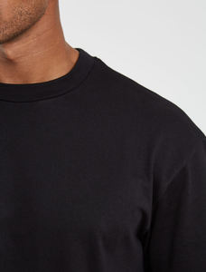 T-shirt classique pour homme, coupe ajustée, col rond, couleur noire unie, tissu respirant, manches courtes. - Product Image 5