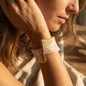 Brazaletes artesanales con patrones únicos hechos a mano con latón - Product Image 1