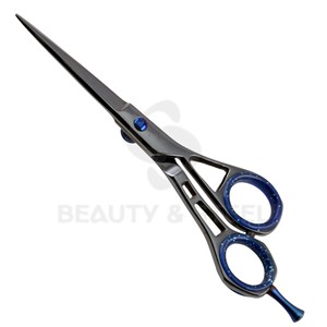 Ciseaux de salon de luxe en titane noir avec accent en pierre précieuse bleue vibrante et poignée ergonomique pour une coupe de cheveux détaillée - Product Image 1
