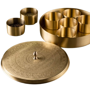 Caja de especias de latón puro con tapa grabada y cuchara, tradicional Masala Dabba indio para almacenamiento en la cocina, 7 compartimentos extraíbles de calidad alimentaria. - Product Image 2