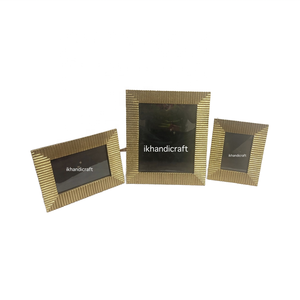 European Modern Simple Curve Texture Customised 6 Inch 7 Inch Metal Photo <b>Frame</b> High-Demanding New Arrival <b>Gold</b> Finish Low Price - Product Image 3