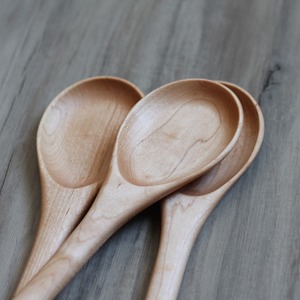 Cuillère de service artisanale en bois d'olivier de qualité supérieure, ustensile de cuisine classique naturel, finition miroir, accessoire de cuisine durable et écologique - Product Image 4