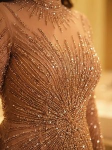 ชุดราตรีผ้าซีควินสีโรสโกลด์สั่งตัดพิเศษ ประดับลูกปัดลายดาวหรูหรา คอสูง แขนยาว ยาวถึงพื้น สำหรับงานพิธีการ - Product Image 2