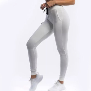 Pantalon de sport moderne pour femme, coupe ajustée, taille haute, en tissu extensible, idéal pour l'entraînement et les séances de fitness - Product Image 4