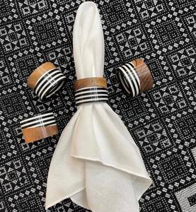 Anneaux de serviette en bois et résine époxy, luxe moderne, écologiques, pour mariage, dîner, personnalisés, faits à la main, accessoires de table - Product Image 3