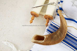 Corne de shofar israélienne avec finition traditionnelle à moitié polie idéale pour les rituels de cérémonies et les collectionneurs fabriqués à la main en Israël - Product Image 2