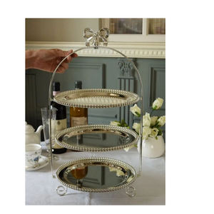 Support à gâteau en métal argenté avec poignée, support à cupcakes décoratif à 2 étages pour la décoration de mariage, d'anniversaire ou de fête - Product Image 4