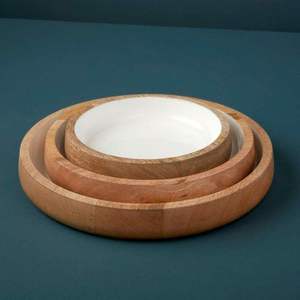 Bandeja Redonda de Madera de Mango Esmaltada con Interior Blanco, Plato de Madera Hecho a Mano, Vajilla Rústica Plana - Product Image 3