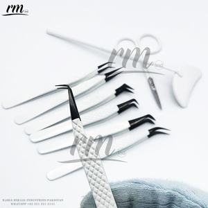 Pinzas de 90 grados con logotipo personalizado de la mejor calidad, agarre de diamante, punta de Plasma negra, herramienta de belleza para pestañas, Color blanco - Product Image 1