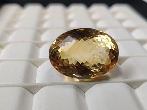 Citrino Dorado Natural, Corte Ovalado Grande, Tratado Termicamente, Origen Brasil, Extraído de la Tierra, Gema Suelta para Joyería - Product Image 1