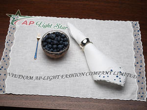 Nappe brodée élégante et luxueuse Point de croix frais et artisanat de couture Produit chaud - Product Image 3