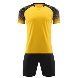Tenue de football personnalisée, maillot de football par sublimation, ensembles d'uniformes d'entraînement de football - Product Image 1