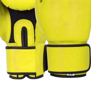 Gants de boxe et d'arts martiaux de 12 oz pour le sport, gants de boxe professionnels personnalisés pour l'entraînement, gants de MMA, gants fabriqués au Pakistan - Product Image 2