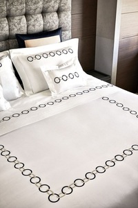 Juego de Edredón de Lujo Bordado Vietnamita, 300 Hilos, 100% Algodón, Personalizable, para Todas las Temporadas, 8 Piezas, para Bodas y Uso Doméstico - Product Image 2