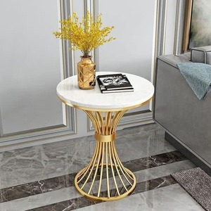 Table d'appoint ronde moderne, plateau en contreplaqué aspect marbre blanc avec cadre doré, table d'appoint de luxe pour salon et chambre à coucher - Product Image 5