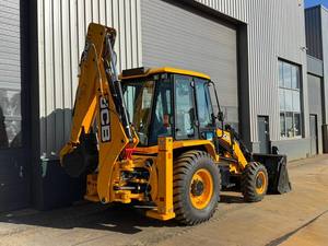 Retroexcavadora JCB 3DX SUPER, Cargadora de Ruedas Diésel de 4 Toneladas, 4x4, Equipo de Construcción - Product Image 4