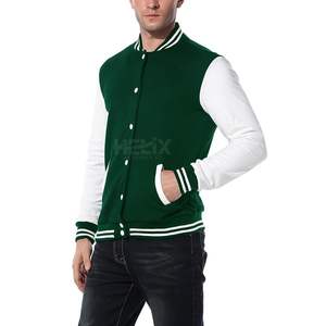 Veste universitaire classique en laine verte et blanche avec manches en peau de mouton, patch logo personnalisé sur le devant, veste de sport respirante pour l'université - Product Image 3