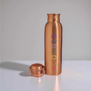 Botella de Agua de Cobre Puro Más Vendida, Disponible en Diferentes Estilos con Empaque Premium, la Mejor Calidad de Exportador Indio - Product Image 2