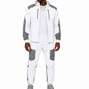 Chaqueta Deportiva Cortavientos de Alta Gama Fabricada con Tela de Poliéster Premium con Superficie Resistente al Agua y Ajuste Cómodo - Product Image 1