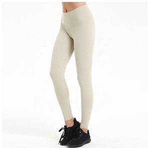 Pantalones de yoga y fitness de cintura alta OEM y ODM, leggings deportivos delgados de color liso, mallas de running sin costuras, ropa deportiva para mujer. - Product Image 6