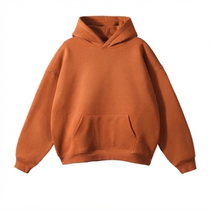 เสื้อฮู้ดผู้ชายสีเบจ ทรงปกติ ผ้าฝ้ายฟลีซ 100% มีกระเป๋าหน้า สไตล์วินเทอร์ แนวอาร์แวน์ทการ์ด ลวดลายดิจิทัล - Product Image 5