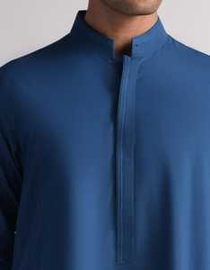 เสื้อคลุมโทบผู้ชายสีน้ำเงิน ผ้าฝ้าย แขนยาว ความยาวคลุมเท้า คอตั้ง สีพื้น เรียบร้อย เหมาะสำหรับสวมใส่ละหมาด สไตล์ตะวันออกกลาง ใช้ได้ทุกฤดู - Product Image 2