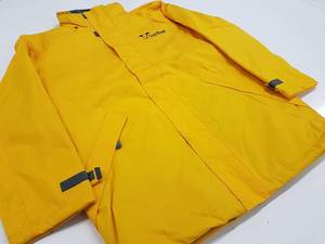 Chaqueta cortavientos impermeable premium para hombre con cierre frontal, construcción ligera de poliéster y estilo cómodo para el día a día - Product Image 1