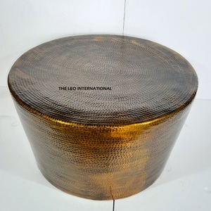 โต๊ะกาแฟทรงกลมสำหรับห้องนั่งเล่น ดีไซน์ทันสมัย ผลิตจากอะลูมิเนียม โลหะทองเหลือง ตกแต่งผิวแบบโบราณ พร้อมลวดลายแบบตอกลาย - Product Image 3