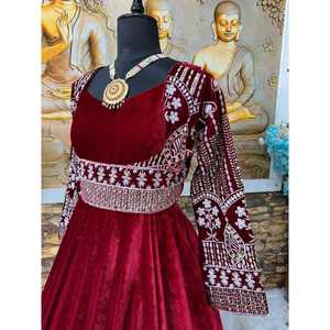 ชุดกำมะหยี่ออกแบบด้วยงานปักลาย Koti Maroon - Product Image 3