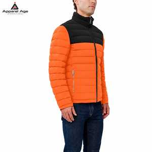 Vestes d'hiver de luxe de haute qualité pour hommes, col montant, logo personnalisé, noires unies, coupe carrée, zippées, épaisses, style streetwear, effet brillant, effet bulle - Product Image 3