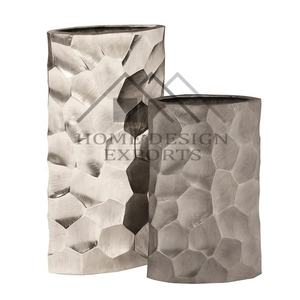 Décorations intérieures en métal d'aluminium massif Vases à fleurs pour la décoration de salon Nouveau design Pots de fleurs de style moderne Jardinière - Product Image 6