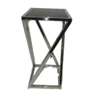 Table basse moderne et luxueuse en métal, fabriquée à la main avec un nouveau design vert simple, meuble de maison à vendre en vogue