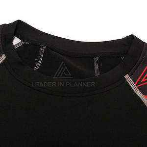 เสื้อรัดกล้ามเนื้อผู้ชายรุ่นขายดี ดีไซน์ล่าสุด ผลิตจากผ้าสแปนเด็กซ์และโพลีเอสเตอร์ สำหรับออกกำลังกาย วางจำหน่ายออนไลน์ - Product Image 6