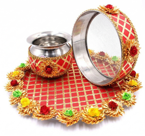 Ensemble de Puja Thali traditionnel indien pour Karwa Chauth, fait main, avec tamis Channi en acier et Kalash, coffret cadeau pour festival traditionnel, Inde - Product Image 1