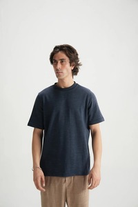 T-shirt pour homme à motif sublimé, manches courtes, coupe slim, séchage rapide, col rond, en polyester tricoté - Product Image 4