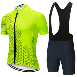 Ensemble de vêtements de cyclisme pour hommes, maillot de vélo performant et short rembourré, tissu respirant et léger pour le cyclisme sur route - Product Image 1