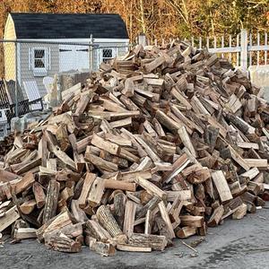 Bois de chauffage séché au four, assurant une chaleur fiable, allumage facile, humidité minimale et combustion uniforme. - Product Image 4