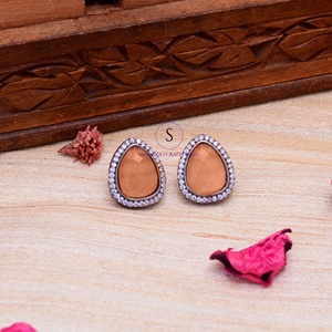 เครื่องประดับแฟชั่นดีไซเนอร์ คริสตัลประดับเงินออกซิไดซ์ สำหรับผู้หญิง คริสตัลสวยงาม เหมาะสำหรับงานแต่งงาน เมห์นดี ฮัลดี และโอกาสอื่นๆ - Product Image 3