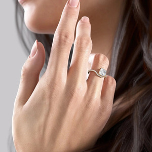 Anillo de Diamantes con Forma de Corazón de 3 Filas en Oro Amarillo - Product Image 4